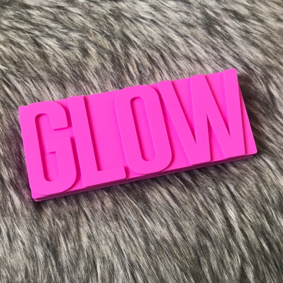 🌟Glamglow Glowpowder Palette - Picture 2 of 2